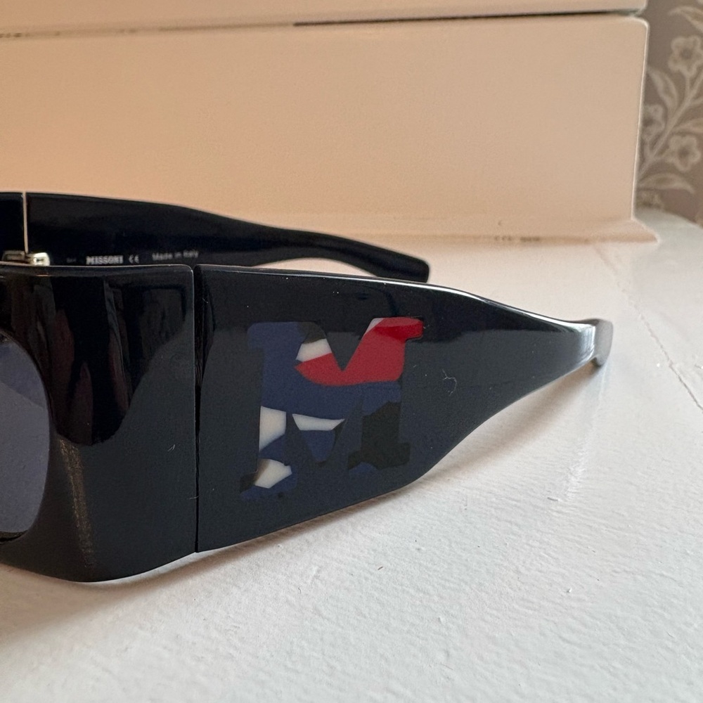 Missoni Black Rectangular Shield Sunglasses - Picture 9 of 10
